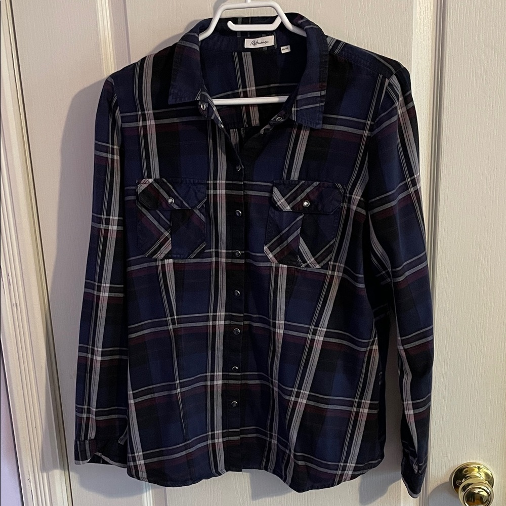Reitmans Women's Navy and Black Cotton Plaid SnapDown Shirt